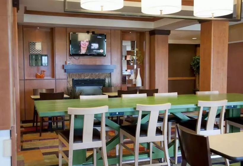 ホテル Fairfield Inn & Suites Ames