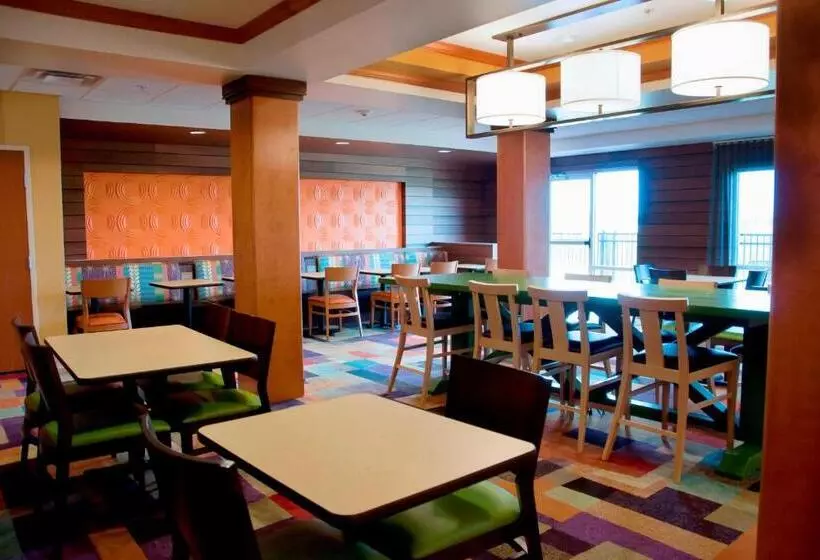 ホテル Fairfield Inn & Suites Ames