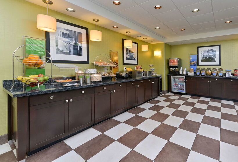 Отель Hampton Inn Iowa City/university Area
