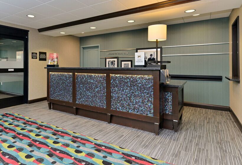 Отель Hampton Inn Iowa City/university Area