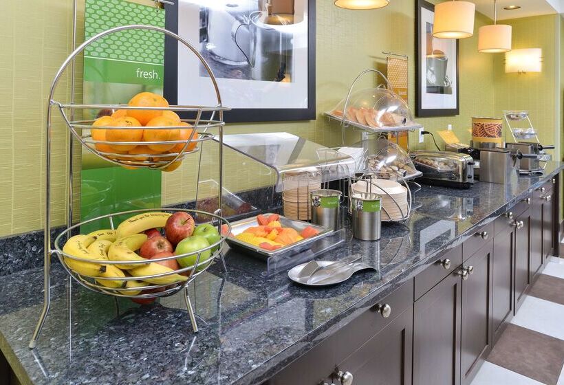 Отель Hampton Inn Iowa City/university Area