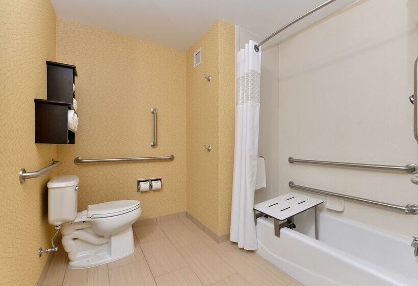 Отель Hampton Inn Iowa City/university Area