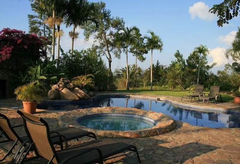 ホテル Hidden Valley Wilderness Lodge