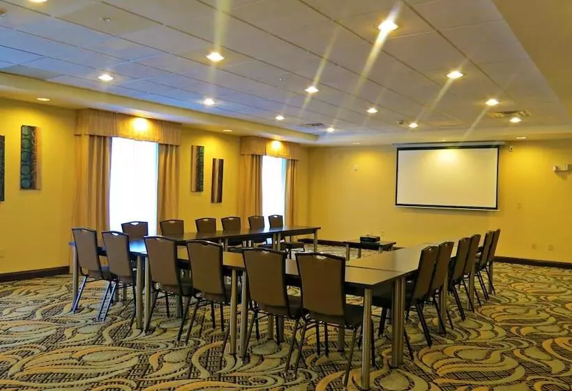 Hotel Holiday Inn Express & Suites Cross Lanes, An Ihg