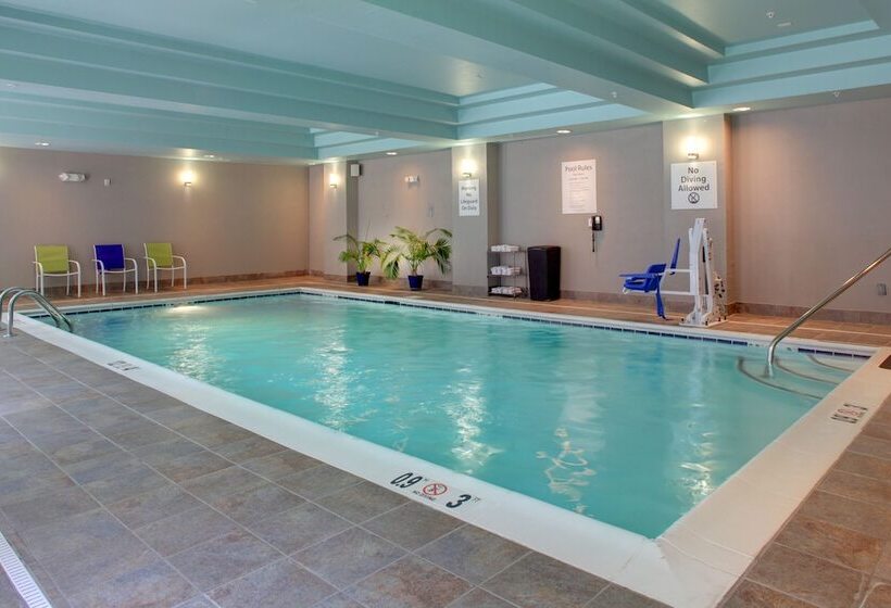 Szálloda Holiday Inn Express & Suites Cross Lanes, An Ihg