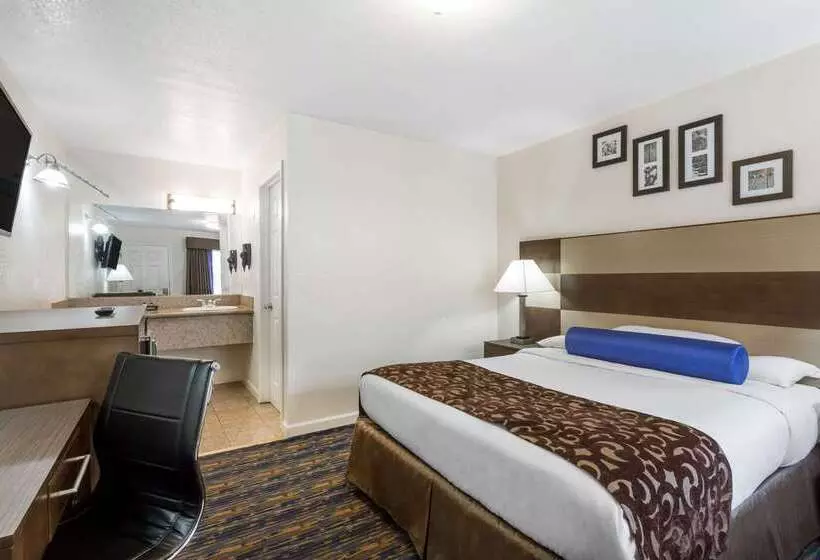 Отель Howard Johnson By Wyndham Berkeley