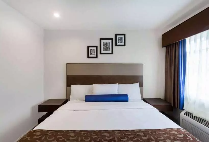 Отель Howard Johnson By Wyndham Berkeley