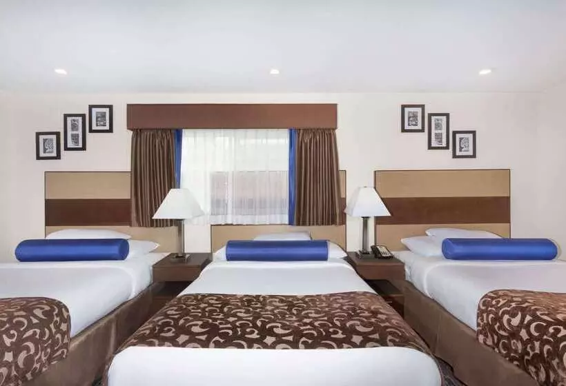 Отель Howard Johnson By Wyndham Berkeley