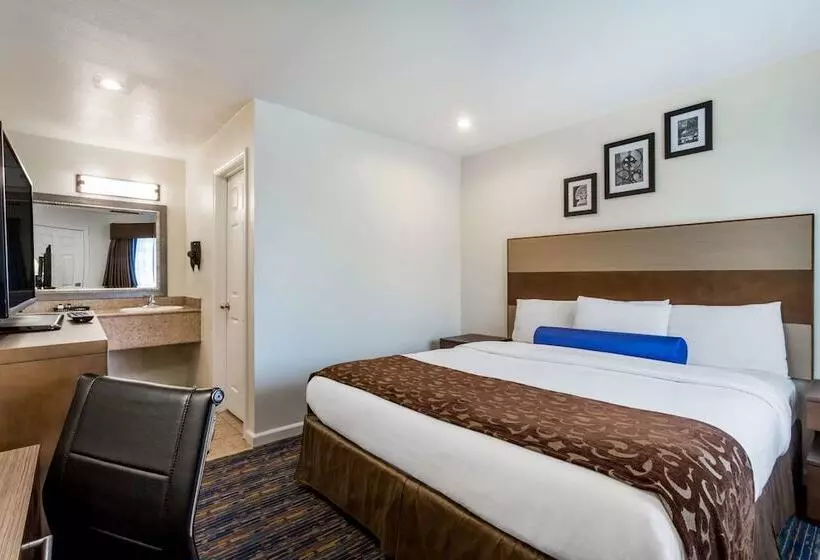 Отель Howard Johnson By Wyndham Berkeley