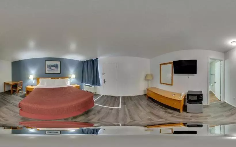 Отель Rodeway Inn & Suites Sidney Historic Downtown I80