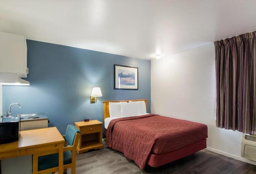 Отель Rodeway Inn & Suites Sidney Historic Downtown I80