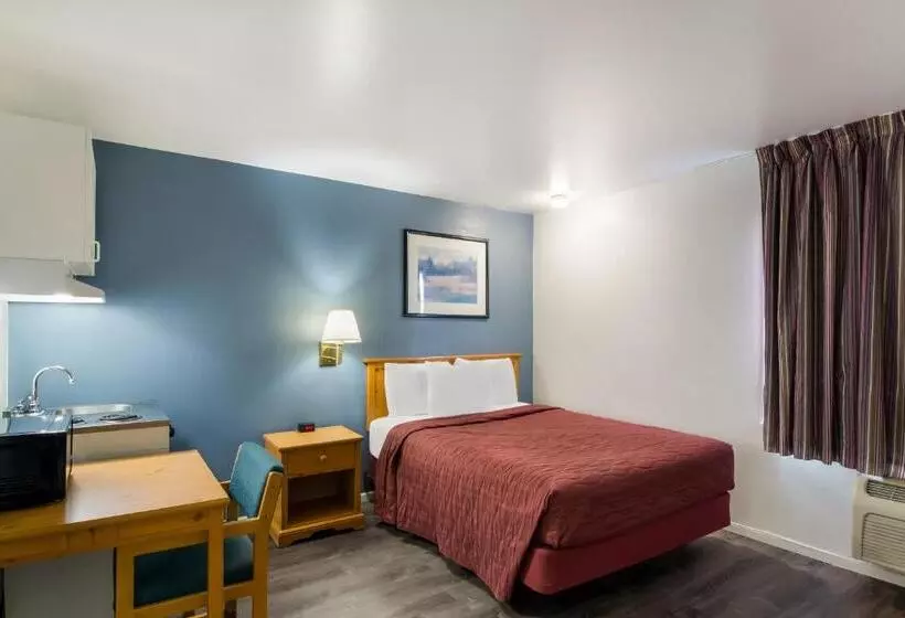 Отель Rodeway Inn & Suites Sidney Historic Downtown I80