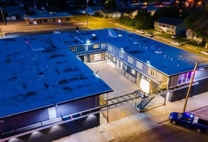 Отель Rodeway Inn & Suites Sidney Historic Downtown I80