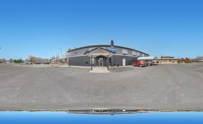 Отель Rodeway Inn & Suites Sidney Historic Downtown I80