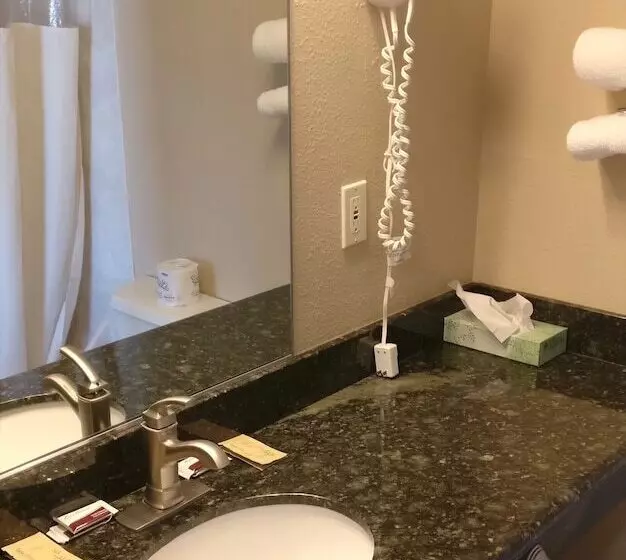 Отель Royal Inn Eugene Airport