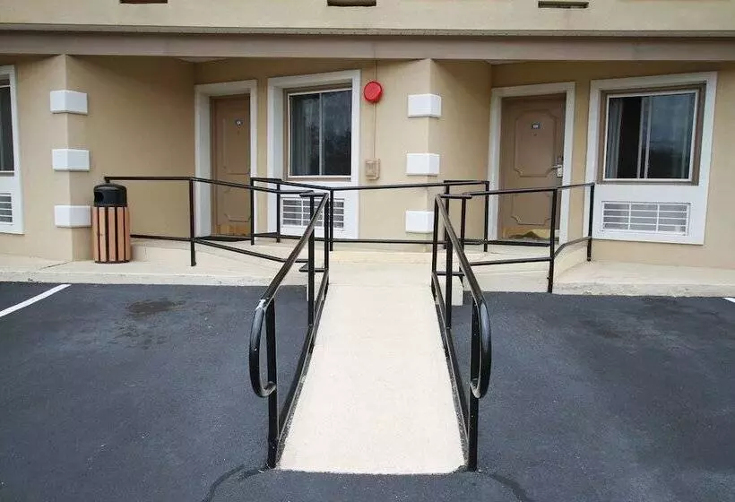 בית מלון כפרי Travel Inn & Suites Flemington