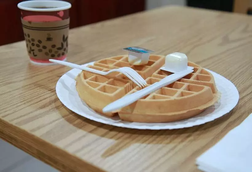 בית מלון כפרי Travel Inn & Suites Flemington