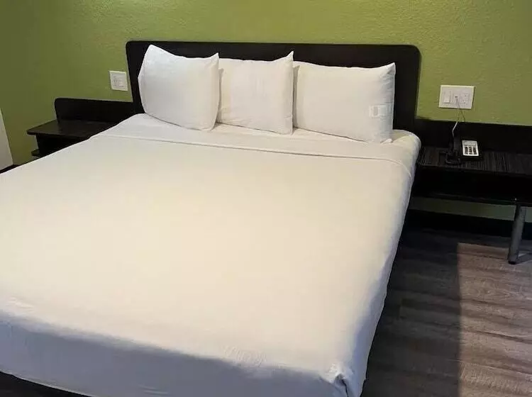 Motel 6modesto, Ca Downtown