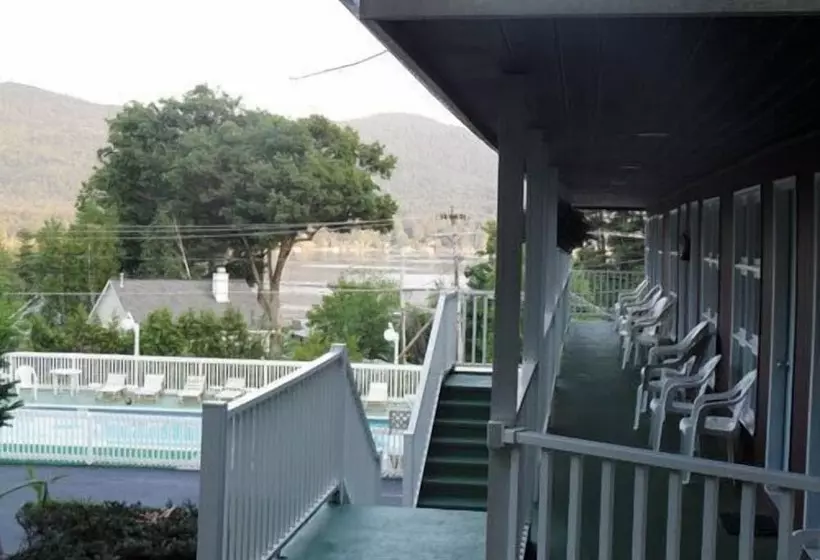 Pinebrook Motel