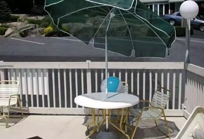 Pinebrook Motel