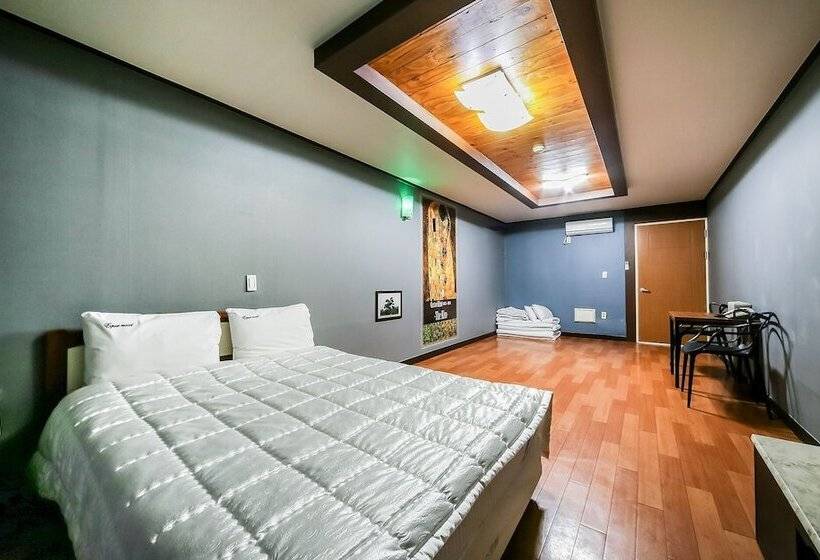 Motel Andong Okdong Equus
