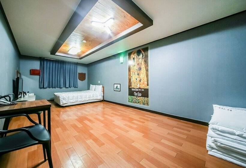 Motel Andong Okdong Equus