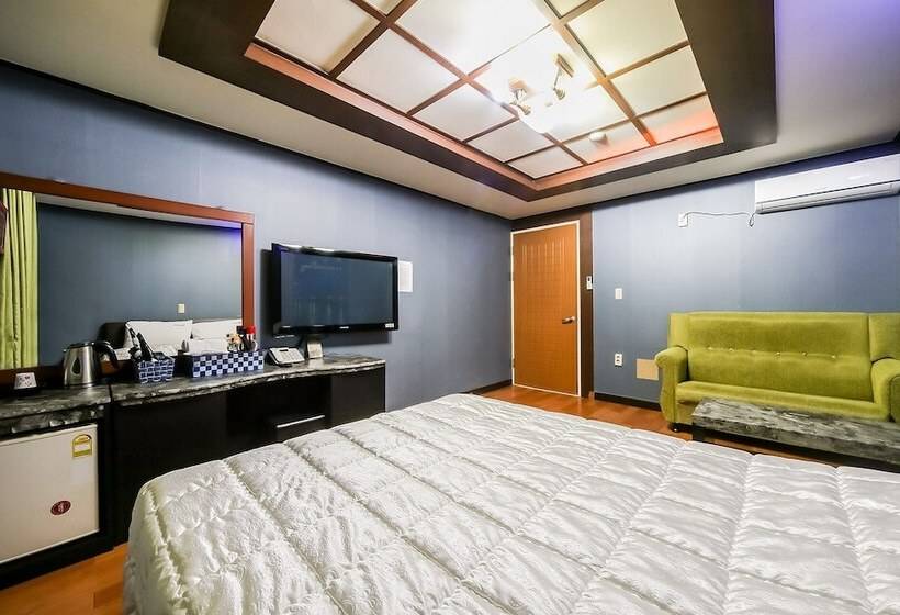 Motel Andong Okdong Equus