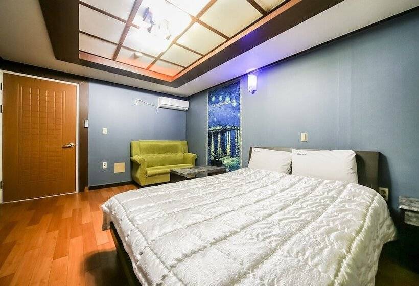Motel Andong Okdong Equus