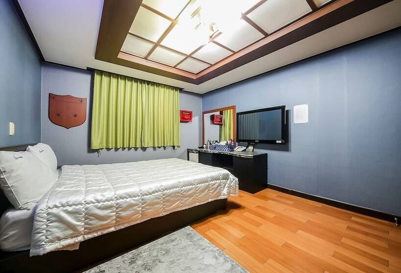 Motel Andong Okdong Equus