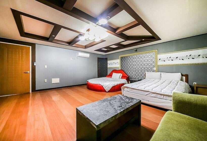 Motel Andong Okdong Equus