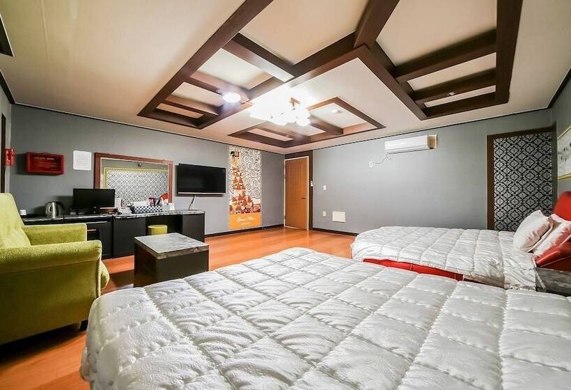 Motel Andong Okdong Equus