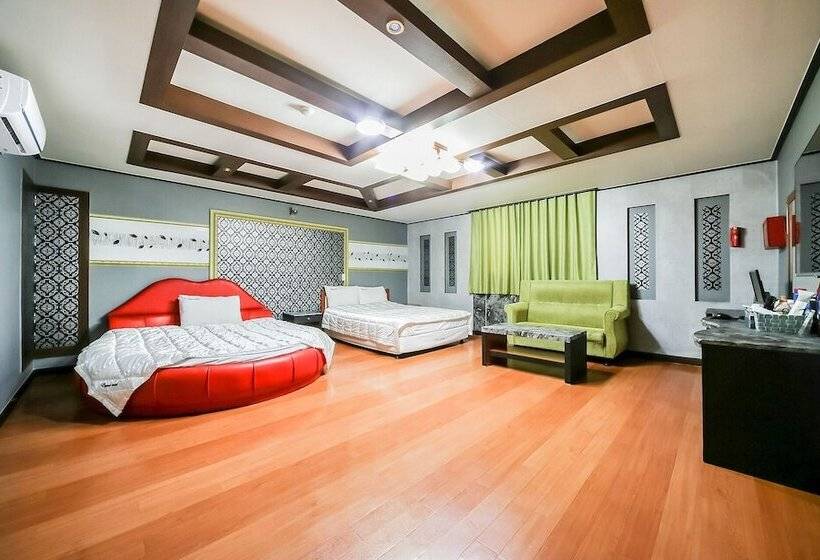 Motel Andong Okdong Equus