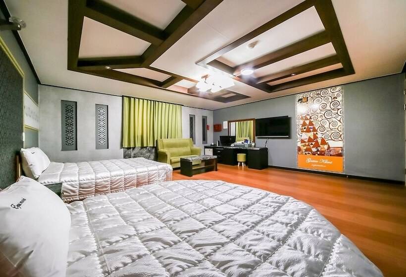 Motel Andong Okdong Equus