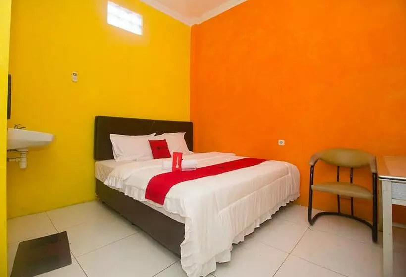 ペンション Reddoorz Syariah Near Keraton Sumenep