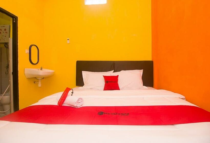 Panzió Reddoorz Syariah Near Keraton Sumenep