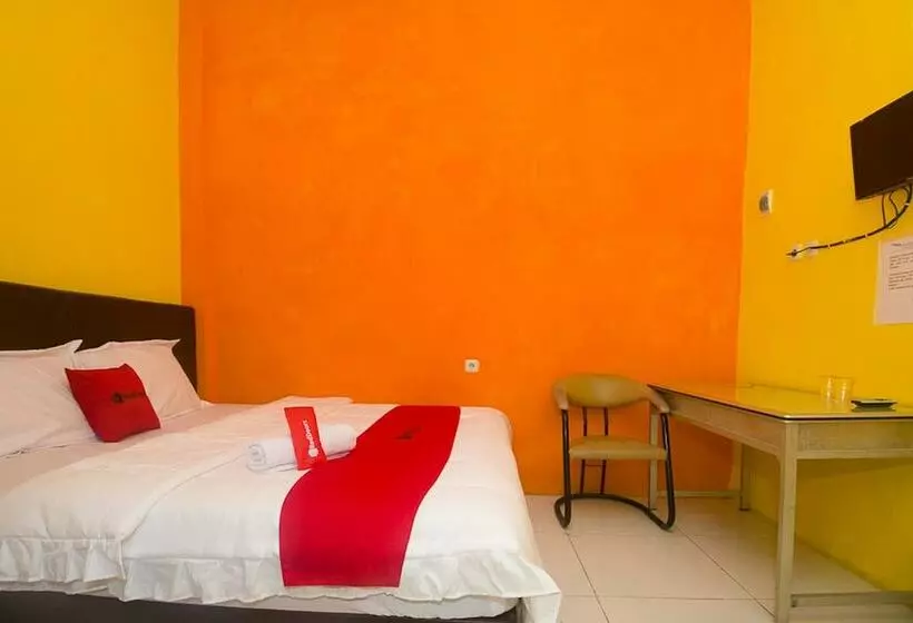 ペンション Reddoorz Syariah Near Keraton Sumenep