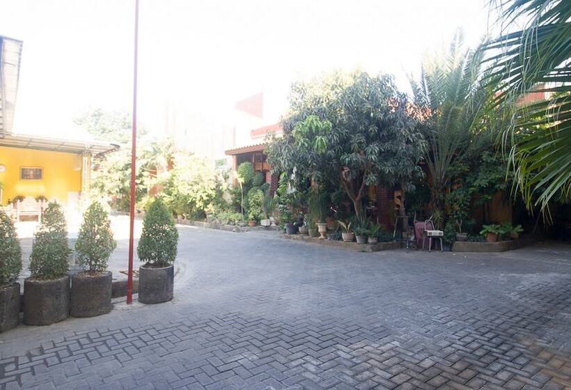 Panzió Reddoorz Syariah Near Keraton Sumenep