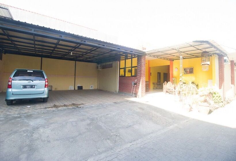 Panzió Reddoorz Syariah Near Keraton Sumenep