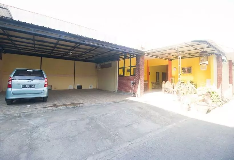 ペンション Reddoorz Syariah Near Keraton Sumenep