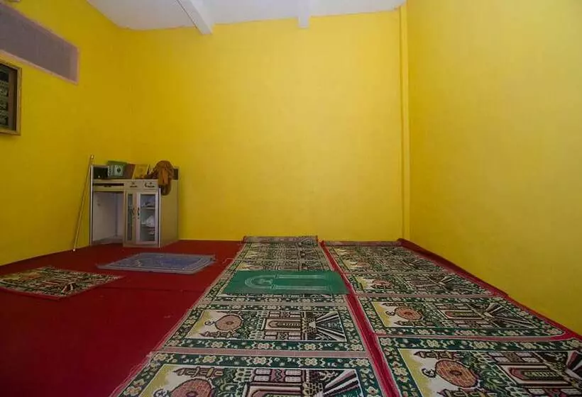 ペンション Reddoorz Syariah Near Keraton Sumenep