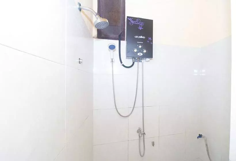 ペンション Reddoorz Syariah Near Keraton Sumenep