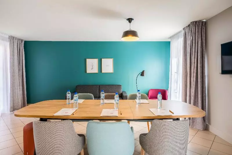 Appart City Confort St Quentin En Yvelines  Bois D Arcy