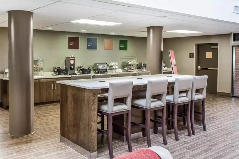 호텔 Comfort Suites Near Potomac Mills