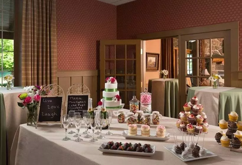 ホテル Lake Opechee Inn And Spa