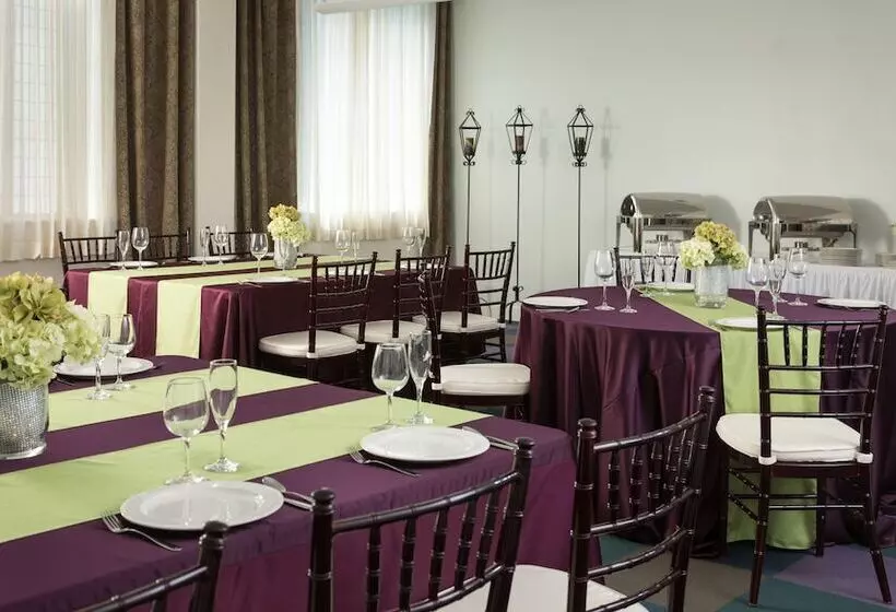 ホテル Lake Opechee Inn And Spa