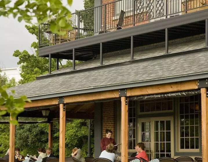 ホテル Lake Opechee Inn And Spa