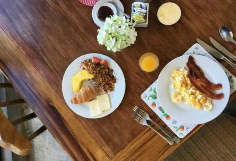 فندق Poas Volcano Lodge