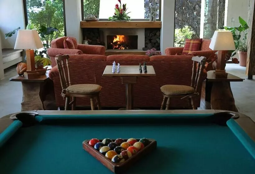 فندق Poas Volcano Lodge