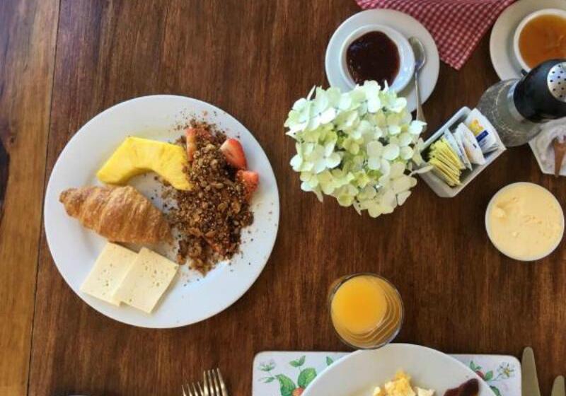 Отель Poas Volcano Lodge