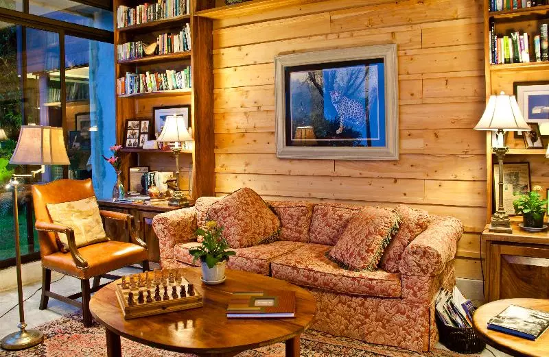 فندق Poas Volcano Lodge